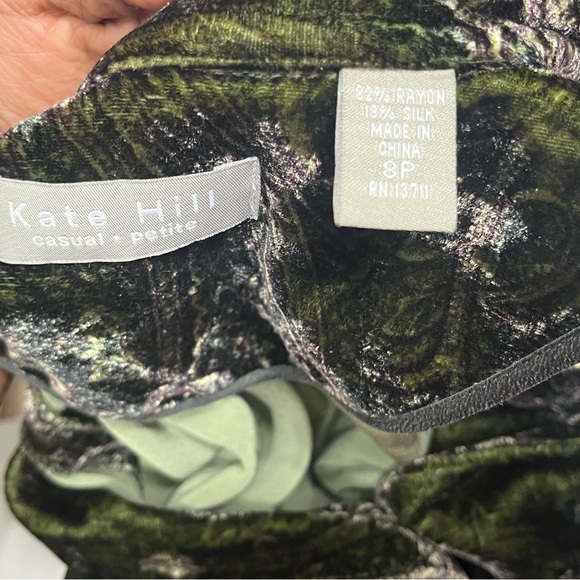 Kate Hill Petite Dark Green Crushed Velvet Paisley Button Down Blouse 8P Ruffle - Picture 9 of 12